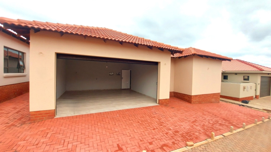 2 Bedroom Property for Sale in Xanadu Eco Park North West